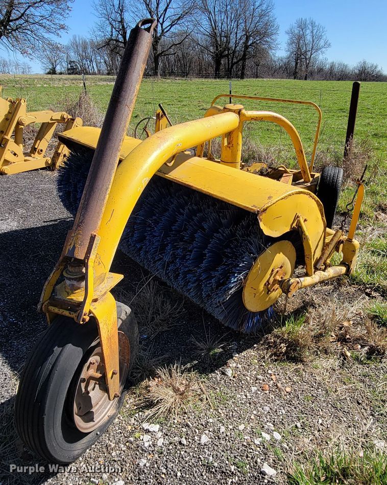 image for item FL9109 W.E. Grace K broom