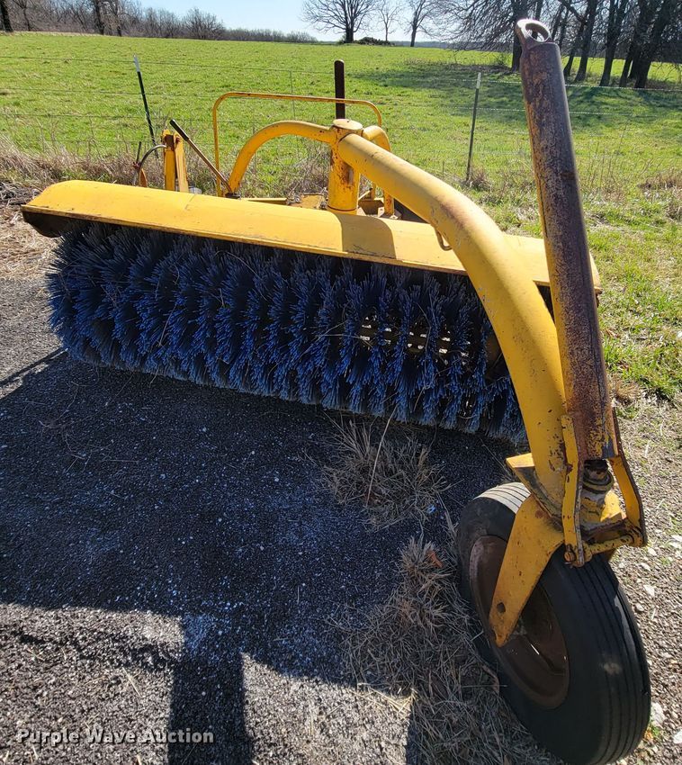 image for item FL9109 W.E. Grace K broom