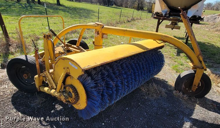 image for item FL9109 W.E. Grace K broom