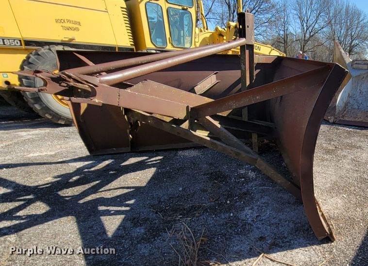 image for item FL9110 (2) V-plows