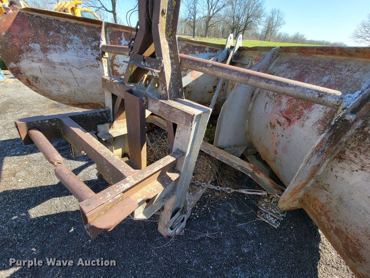 image for item FL9110 (2) V-plows