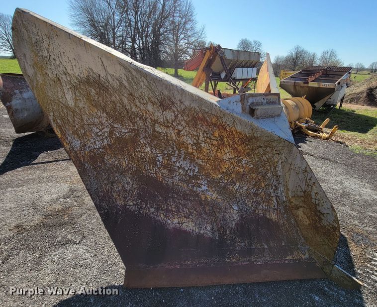 image for item FL9110 (2) V-plows