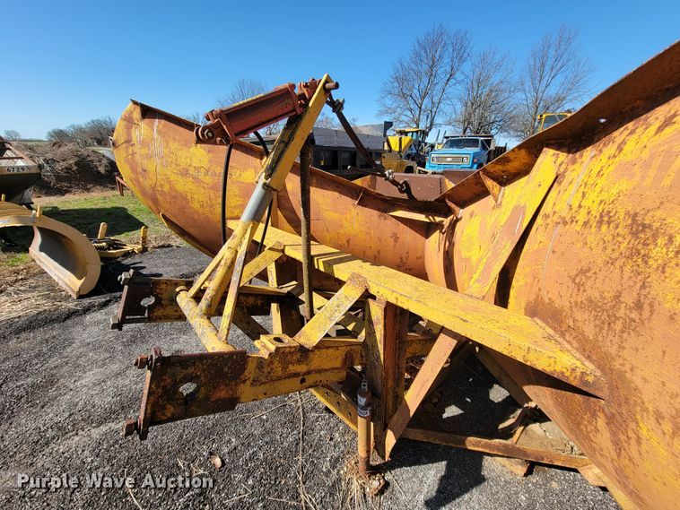 image for item FL9110 (2) V-plows