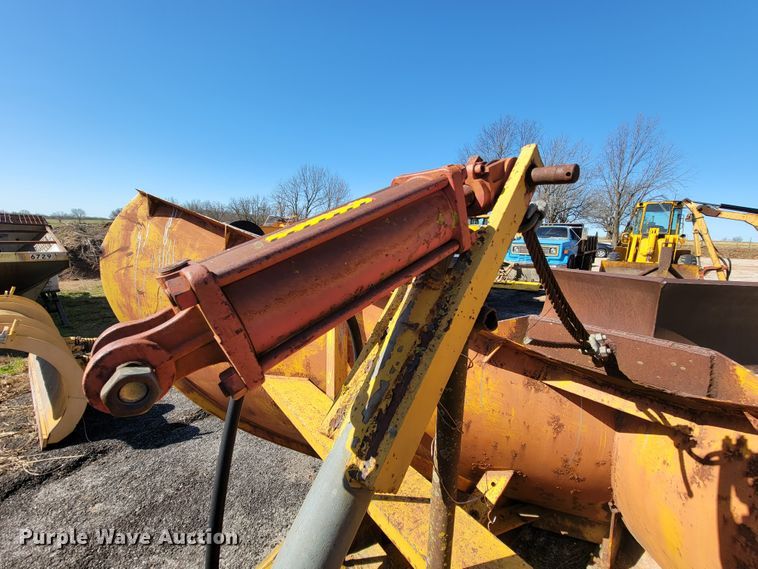 image for item FL9110 (2) V-plows