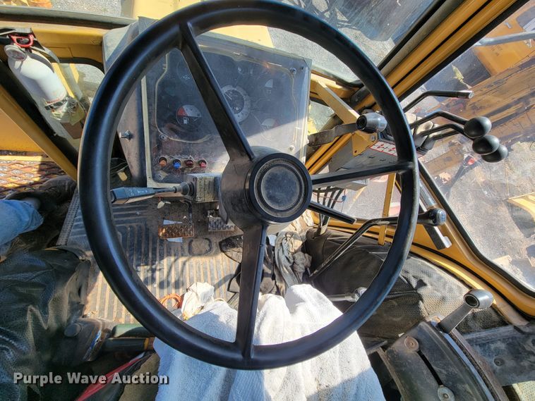 image for item FL9115 1991 Ford 6610 Tiger Special  tractor