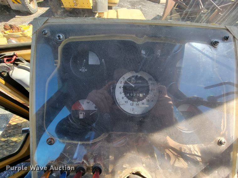 image for item FL9115 1991 Ford 6610 Tiger Special  tractor