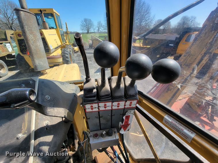 image for item FL9115 1991 Ford 6610 Tiger Special  tractor