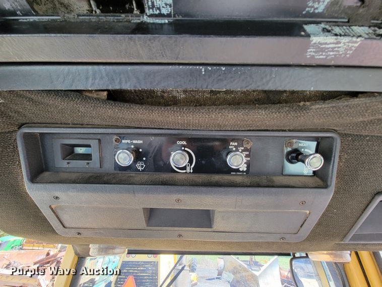 image for item FL9115 1991 Ford 6610 Tiger Special  tractor