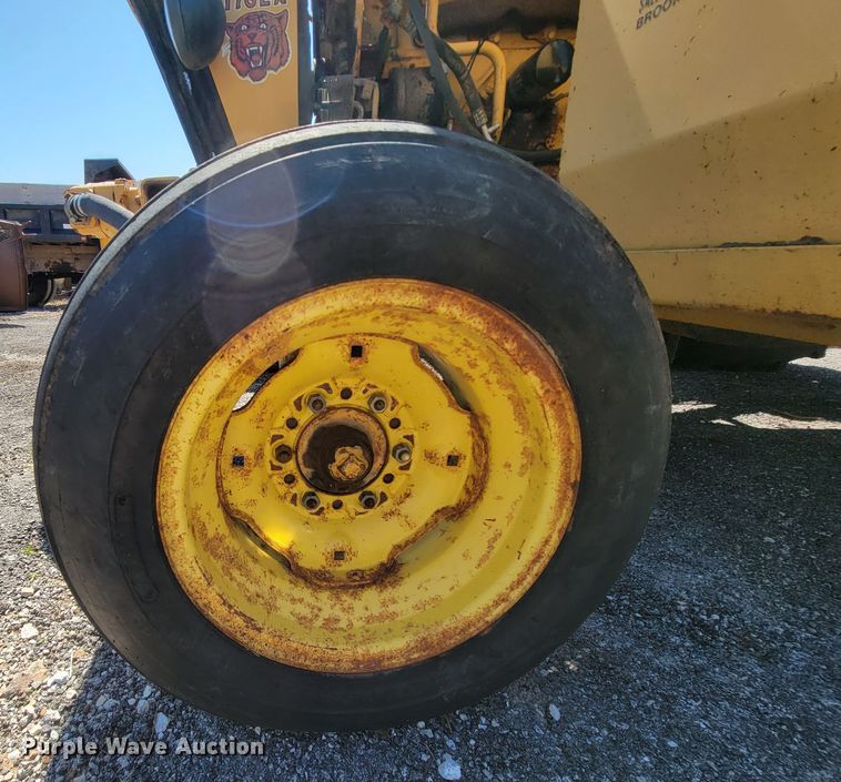 image for item FL9115 1991 Ford 6610 Tiger Special  tractor