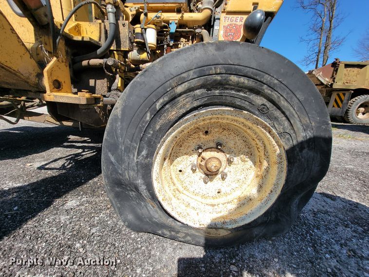 image for item FL9115 1991 Ford 6610 Tiger Special  tractor