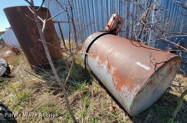 image for item FL9117 (2) fuel tanks