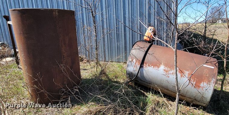 image for item FL9117 (2) fuel tanks
