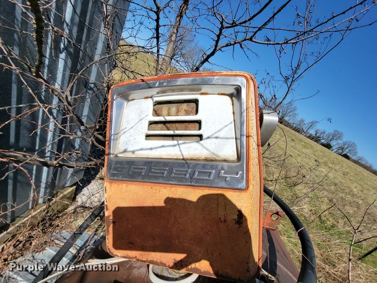 image for item FL9117 (2) fuel tanks