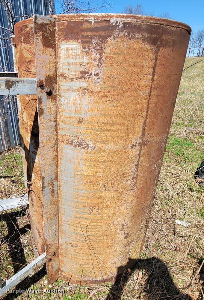 image for item FL9117 (2) fuel tanks