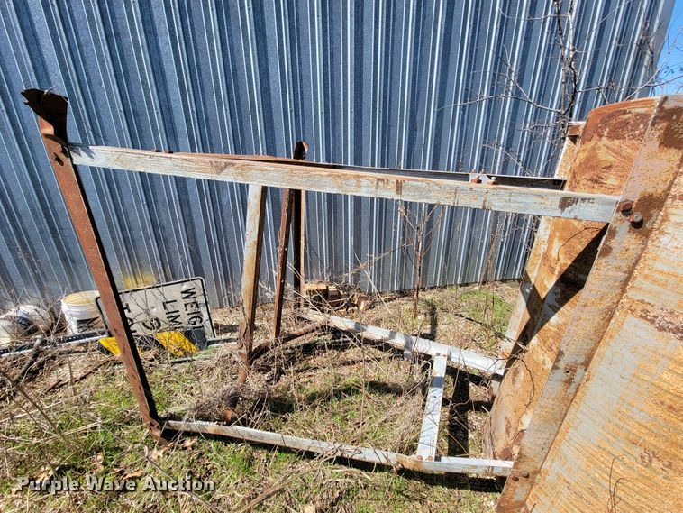 image for item FL9117 (2) fuel tanks