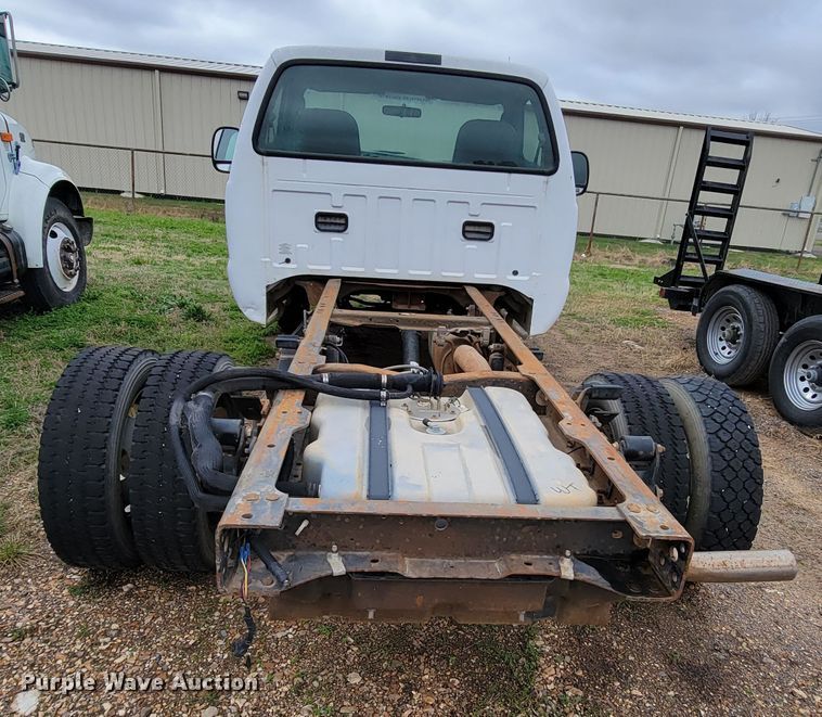 image for item FL9119 2003 Ford F450 Super Duty  truck cab and chassis