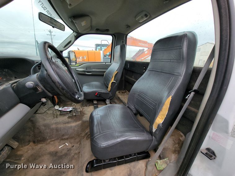 image for item FL9119 2003 Ford F450 Super Duty  truck cab and chassis