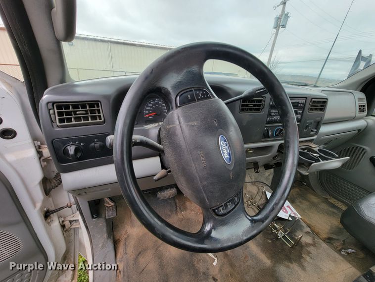 image for item FL9119 2003 Ford F450 Super Duty  truck cab and chassis