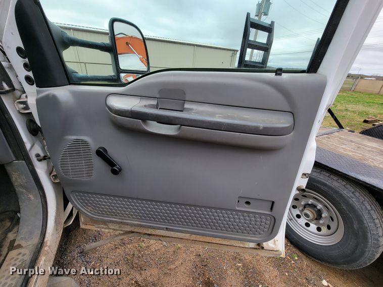 image for item FL9119 2003 Ford F450 Super Duty  truck cab and chassis