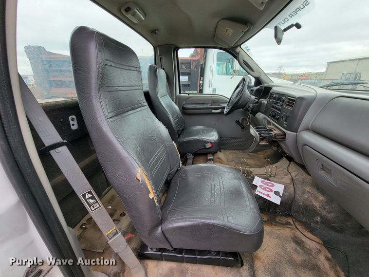 image for item FL9119 2003 Ford F450 Super Duty  truck cab and chassis