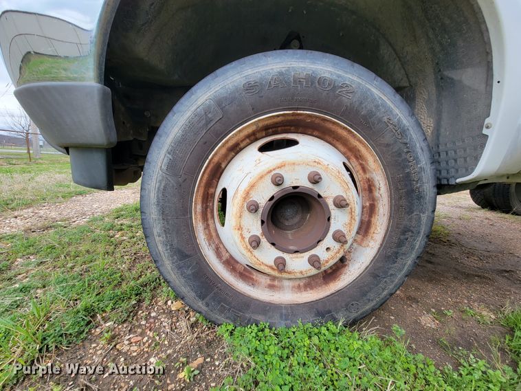 image for item FL9119 2003 Ford F450 Super Duty  truck cab and chassis