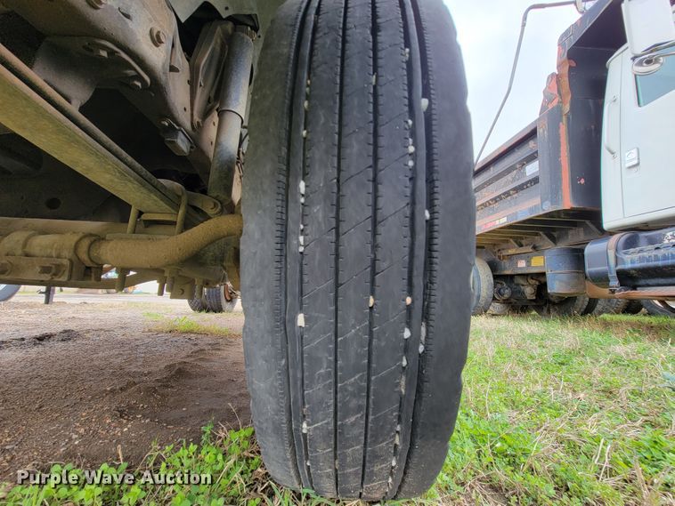 image for item FL9119 2003 Ford F450 Super Duty  truck cab and chassis