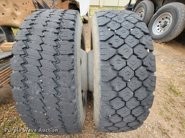 image for item FL9119 2003 Ford F450 Super Duty  truck cab and chassis