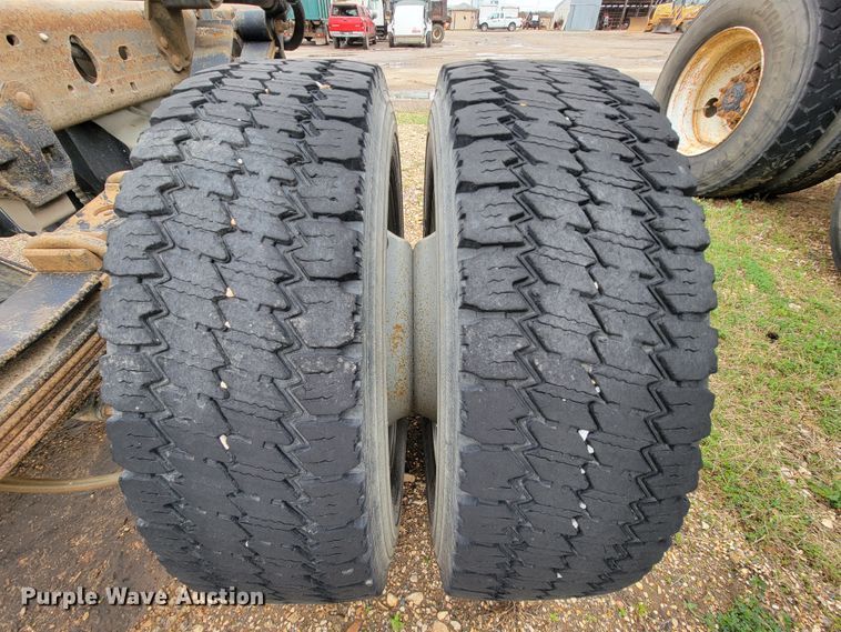 image for item FL9119 2003 Ford F450 Super Duty  truck cab and chassis