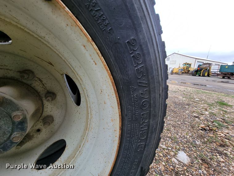 image for item FL9119 2003 Ford F450 Super Duty  truck cab and chassis