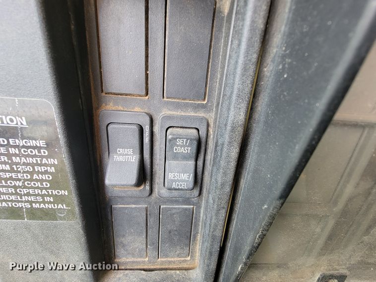 image for item FL9120 1999 International 4900  dump truck