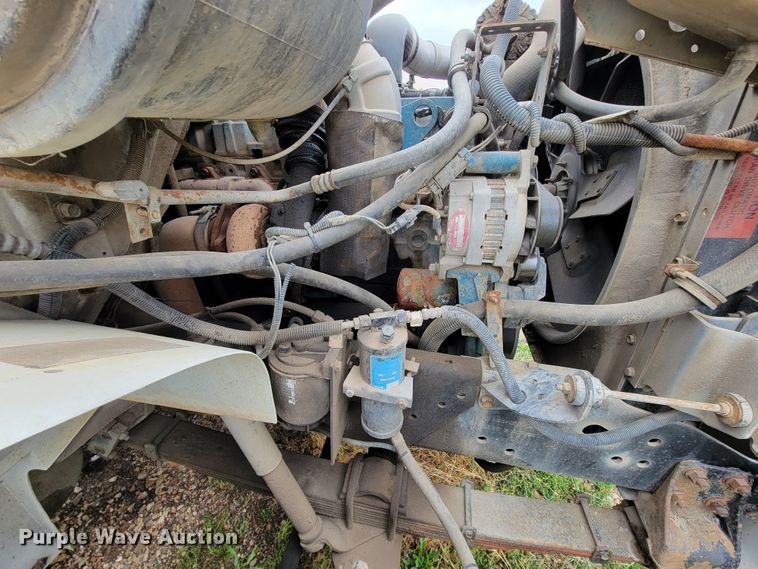 image for item FL9120 1999 International 4900  dump truck