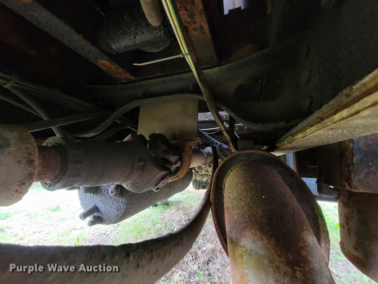 image for item FL9120 1999 International 4900  dump truck