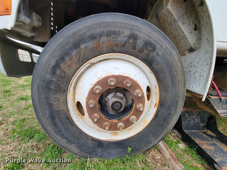 image for item FL9120 1999 International 4900  dump truck