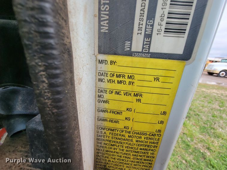 image for item FL9120 1999 International 4900  dump truck