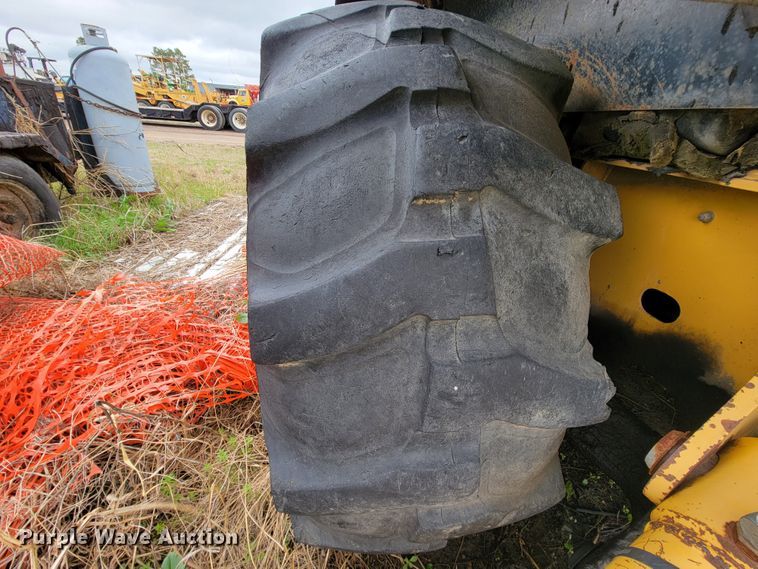 image for item FL9122 1997 John Deere 310E  backhoe