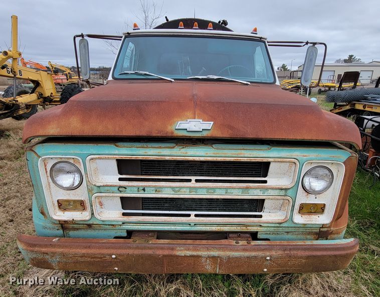 image for item FL9124 1968 Chevrolet 50  oil distributor truck