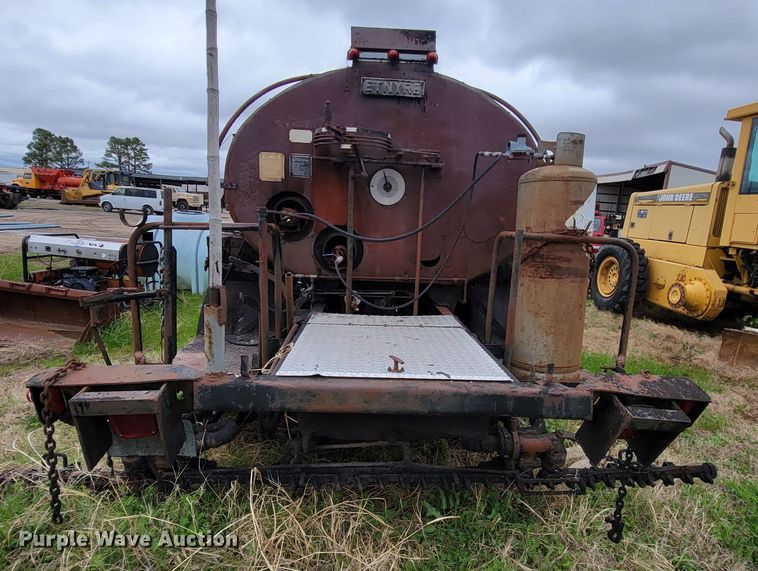 image for item FL9124 1968 Chevrolet 50  oil distributor truck