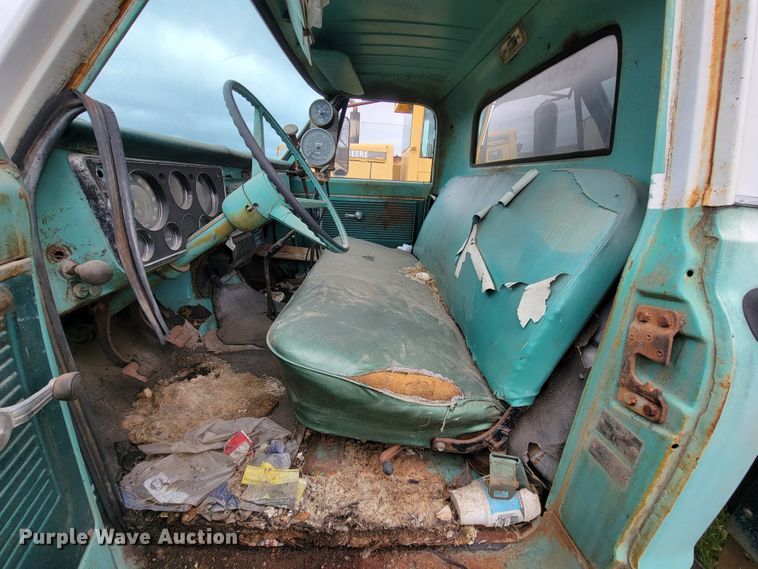 image for item FL9124 1968 Chevrolet 50  oil distributor truck