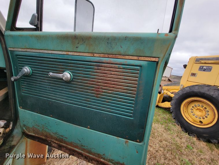 image for item FL9124 1968 Chevrolet 50  oil distributor truck