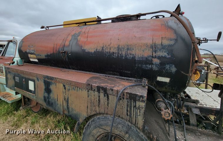 image for item FL9124 1968 Chevrolet 50  oil distributor truck