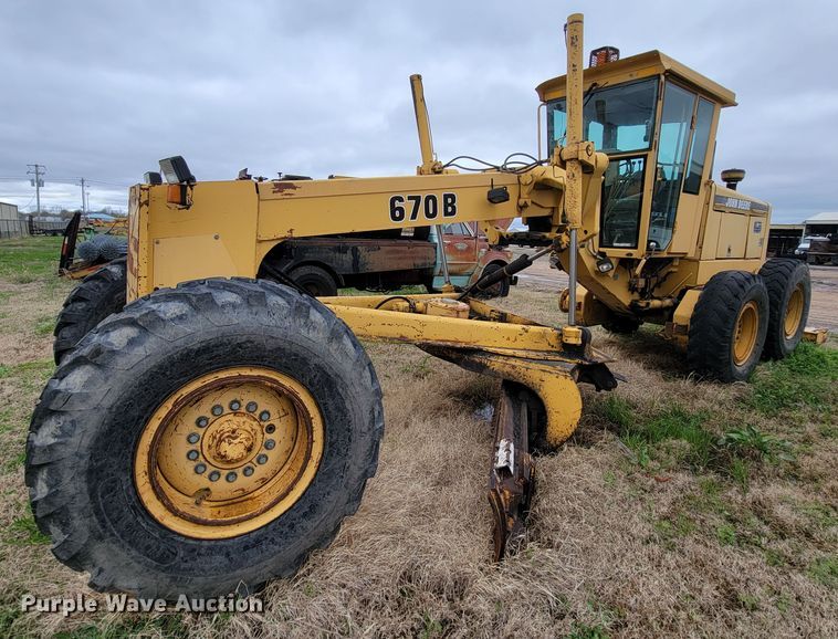 image for item FL9125 1995 John Deere 670B  motor grader
