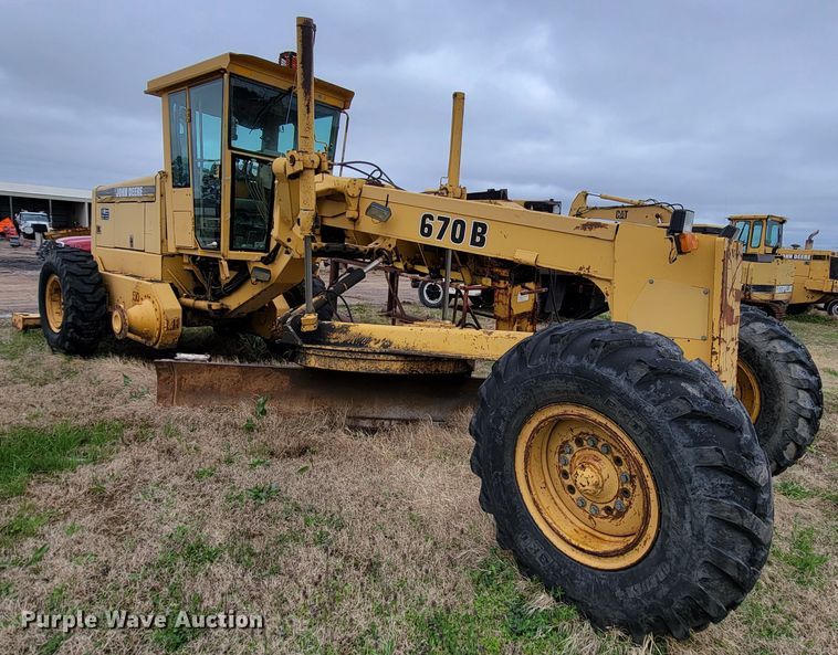 image for item FL9125 1995 John Deere 670B  motor grader