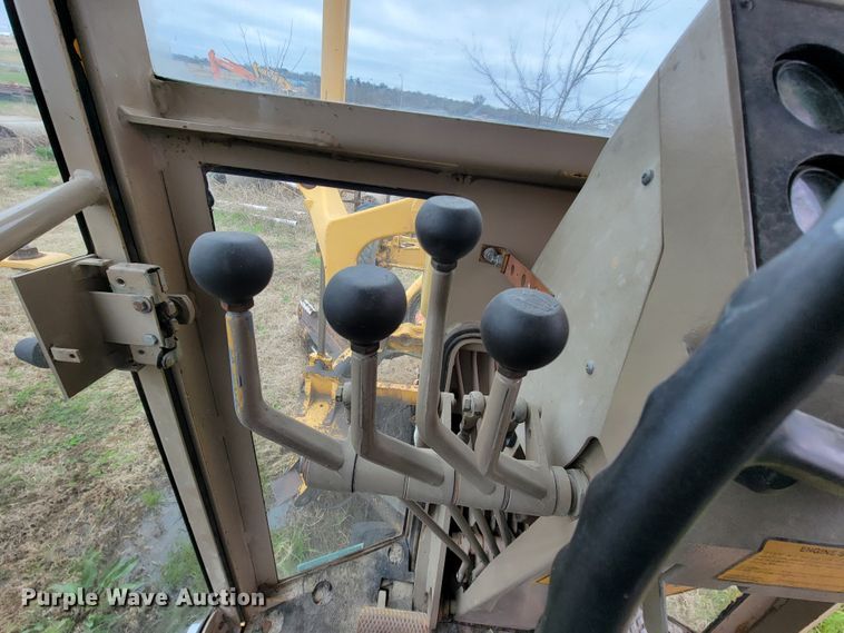 image for item FL9125 1995 John Deere 670B  motor grader