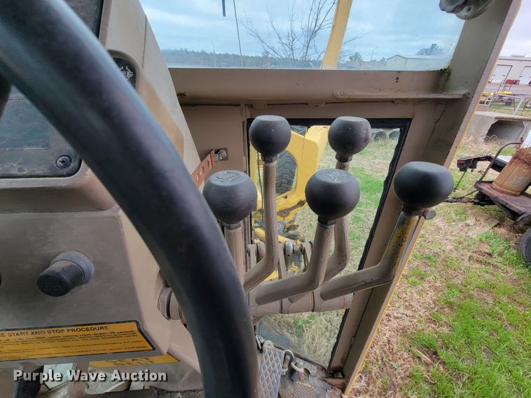 image for item FL9125 1995 John Deere 670B  motor grader