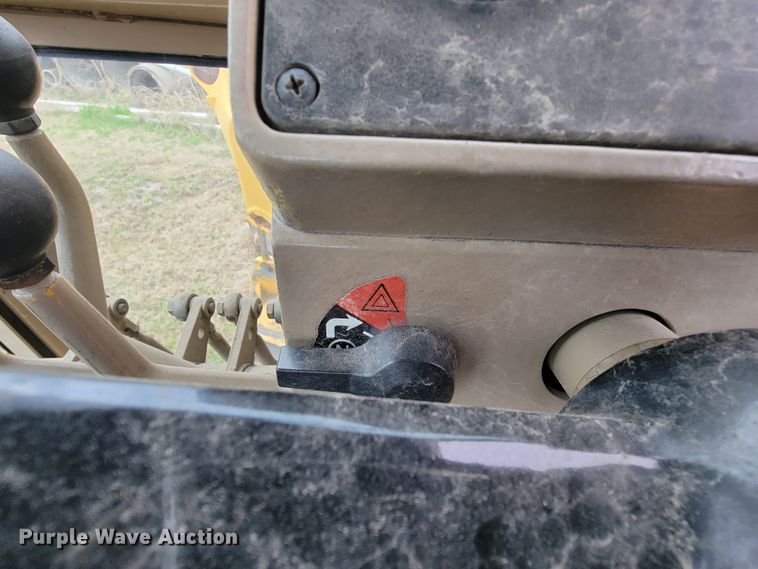 image for item FL9125 1995 John Deere 670B  motor grader