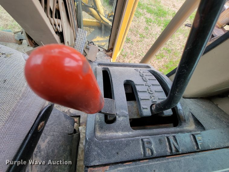 image for item FL9125 1995 John Deere 670B  motor grader