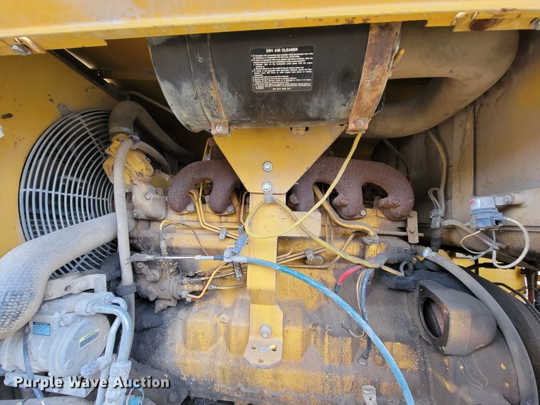 image for item FL9125 1995 John Deere 670B  motor grader