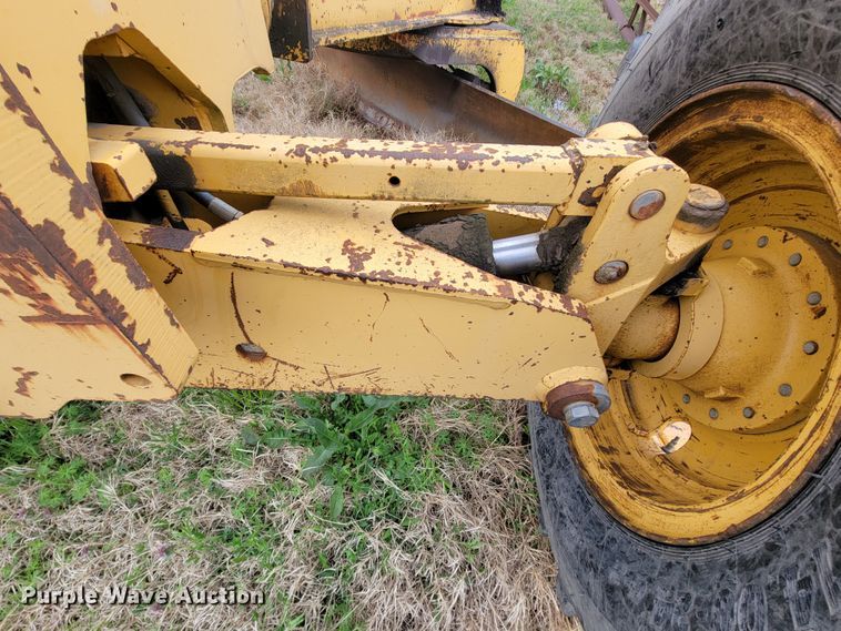 image for item FL9125 1995 John Deere 670B  motor grader