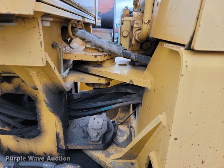 image for item FL9125 1995 John Deere 670B  motor grader