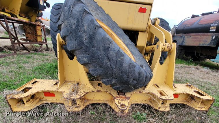 image for item FL9125 1995 John Deere 670B  motor grader